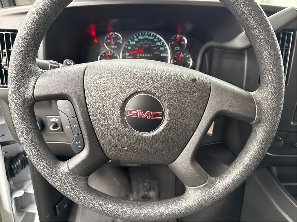 Used 2025 White GMC LT image 23
