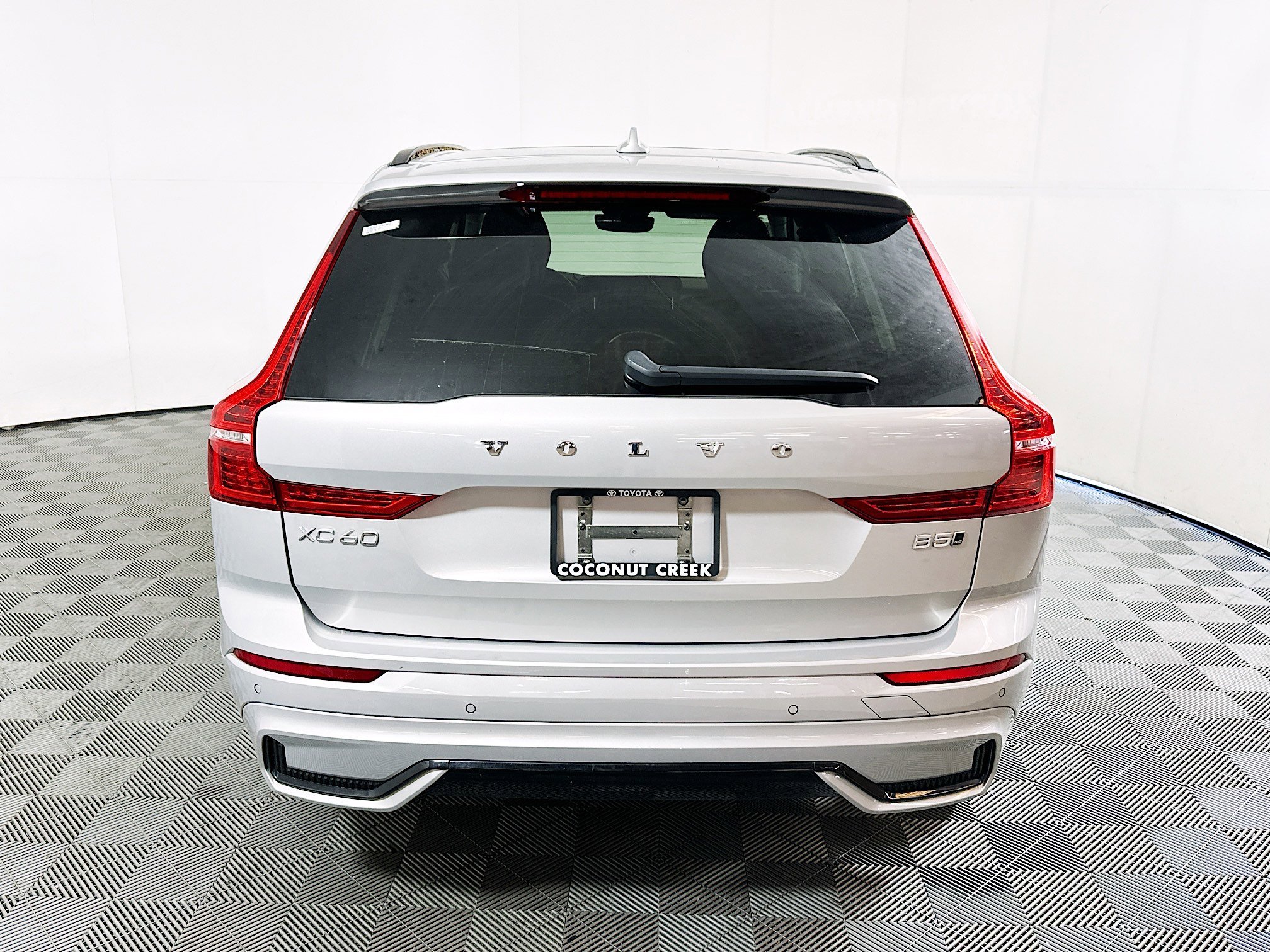 2024 Volvo XC60 thumbnail 6