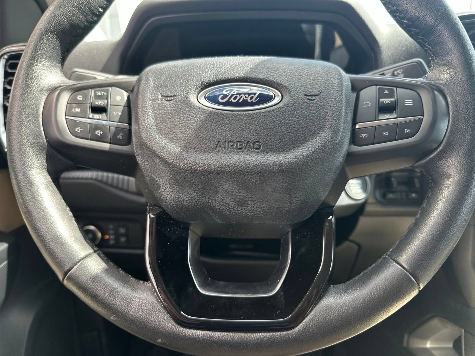 Certified Used 2024 Oxford White Ford Lariat image 25