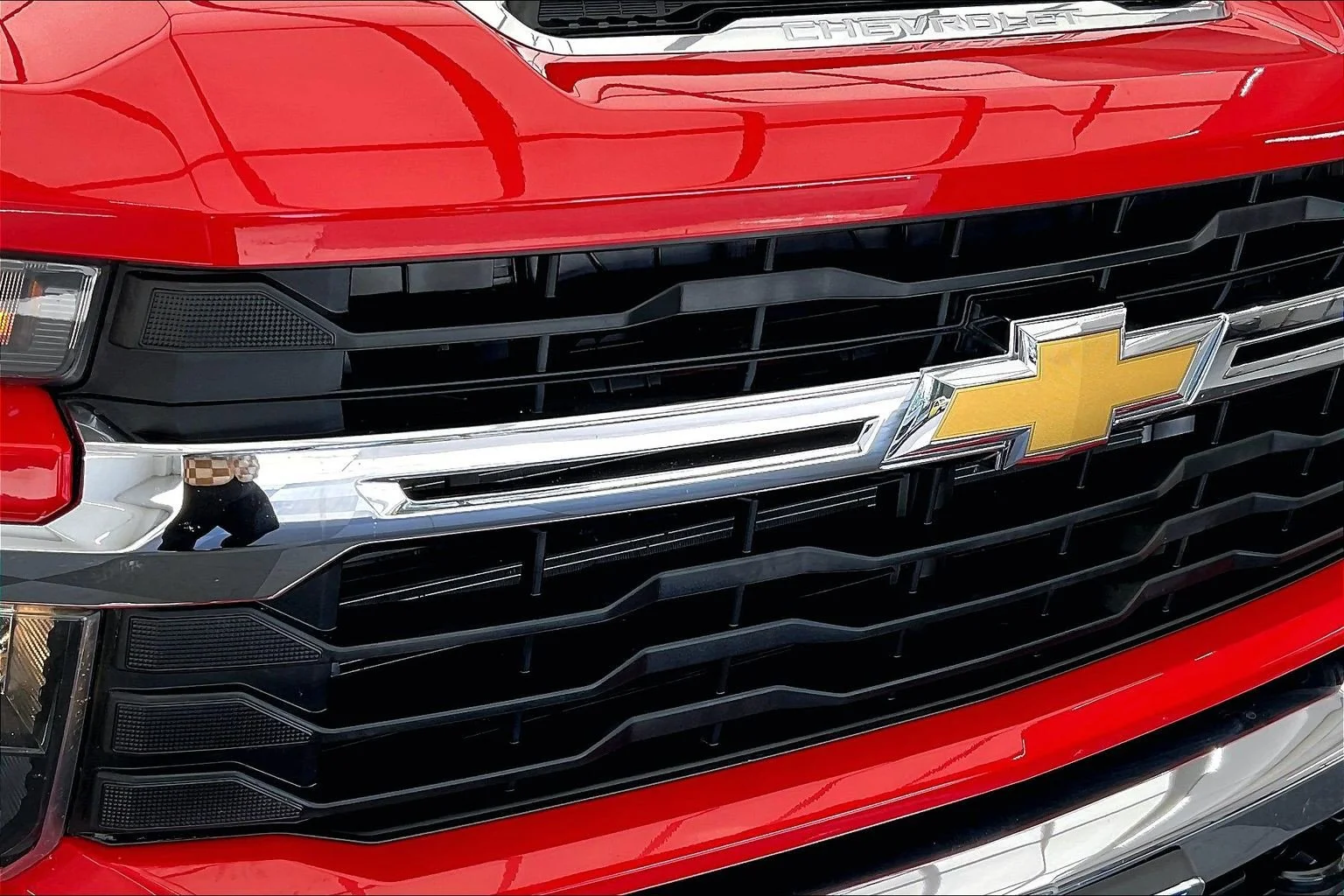 Used 2025 Red Hot Chevrolet LT image 30