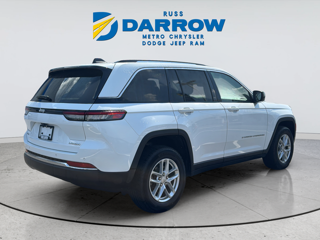Used 2024 White Jeep Laredo X image 5