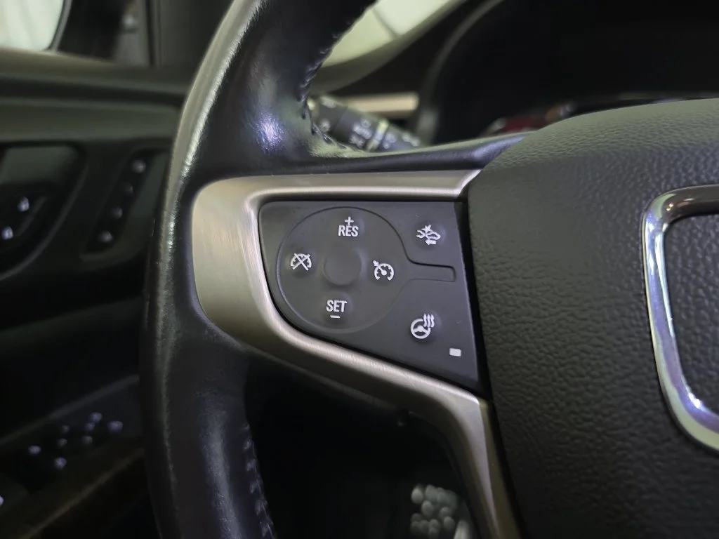 Used 2021 Gray GMC Denali image 19