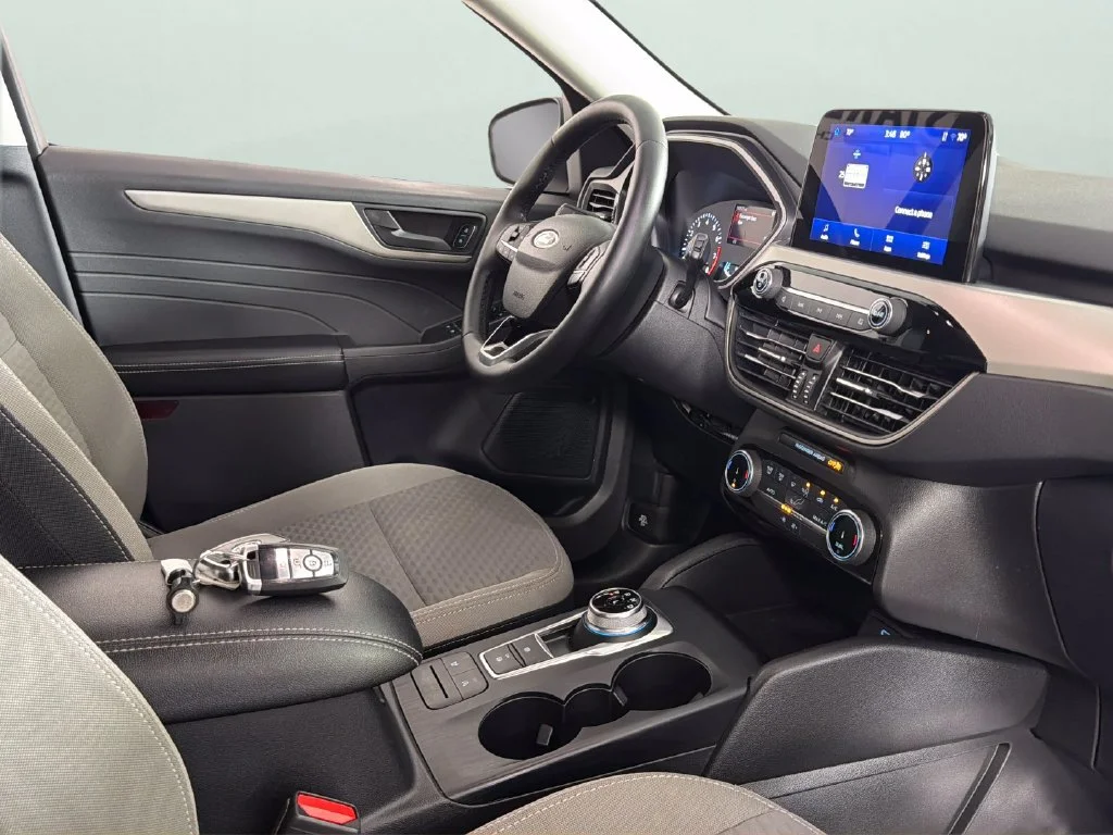 Used 2022  Ford SE image 36