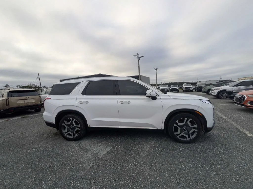 Used 2024 White Hyundai Limited image 2