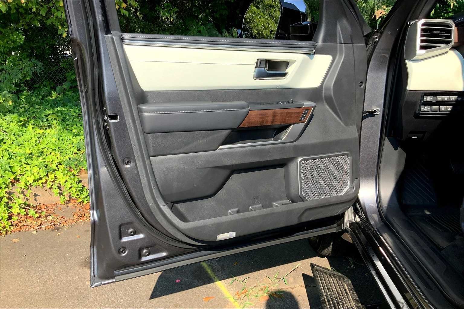 Used 2025 Magnetic Gray Metallic Toyota Capstone Hybrid image 21