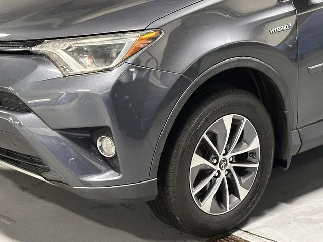 Used 2017 Magnetic Gray Metallic Toyota XLE image 10