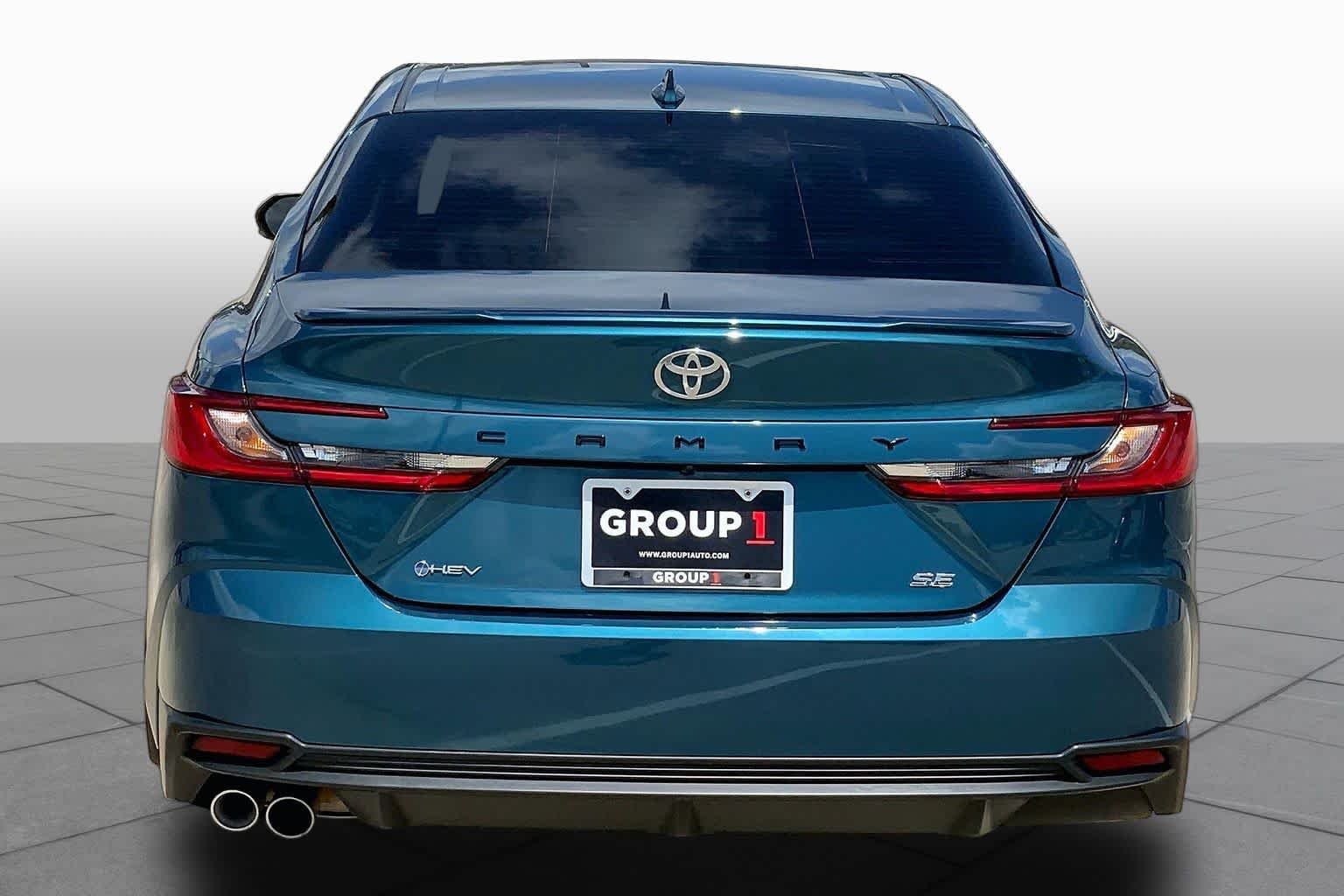 Used 2025 Ocean Gem Toyota SE image 9