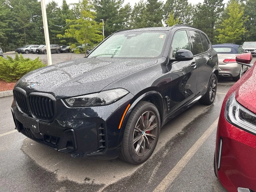 Certified Used 2025 Carbon Black Metallic BMW xDrive40i image 3