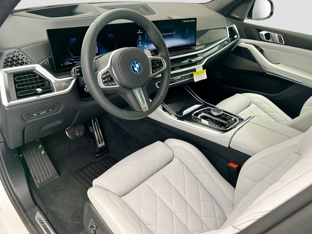 New 2026 Alpine White BMW xDrive50e image 9