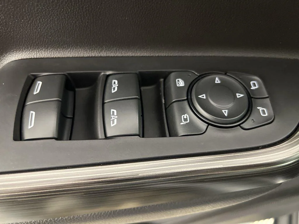 Used 2023 Sterling Metallic GMC SLT image 18