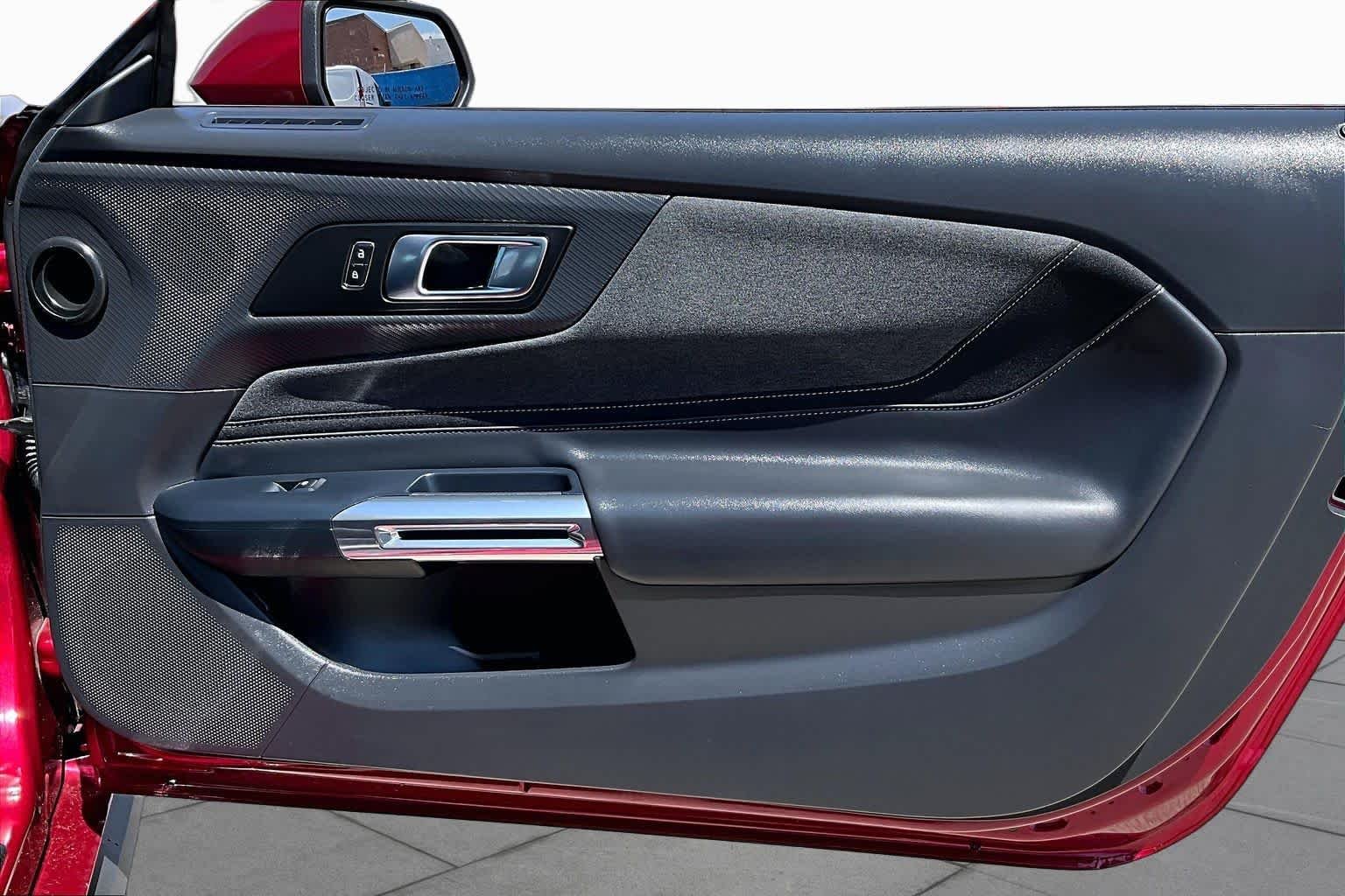 Used 2025 Molten Magenta Metallic Tri-coat Ford GT image 21