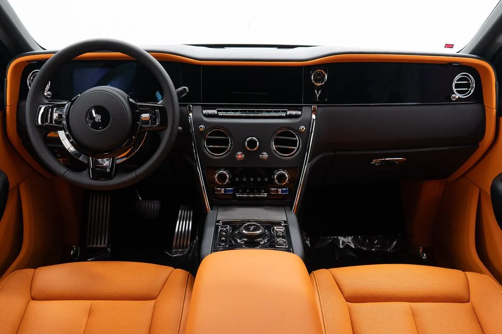 New 2026 English White Rolls-Royce  image 33