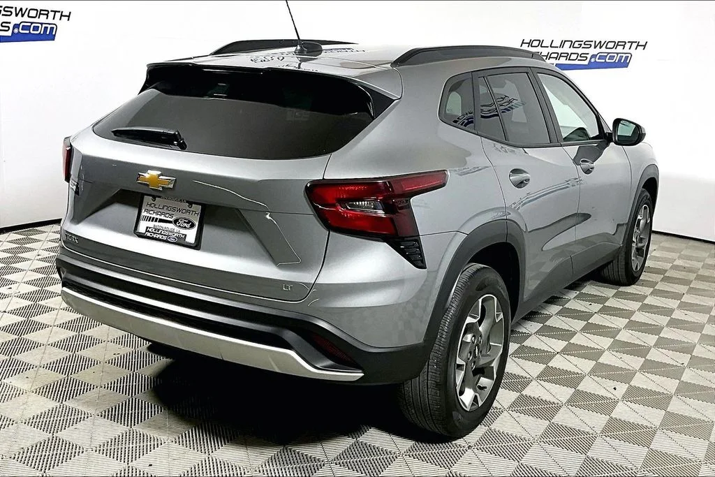 Certified Used 2025 Sterling Gray Metallic Chevrolet LT image 9