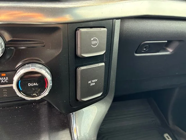 Used 2023 Black Ford Lariat image 28