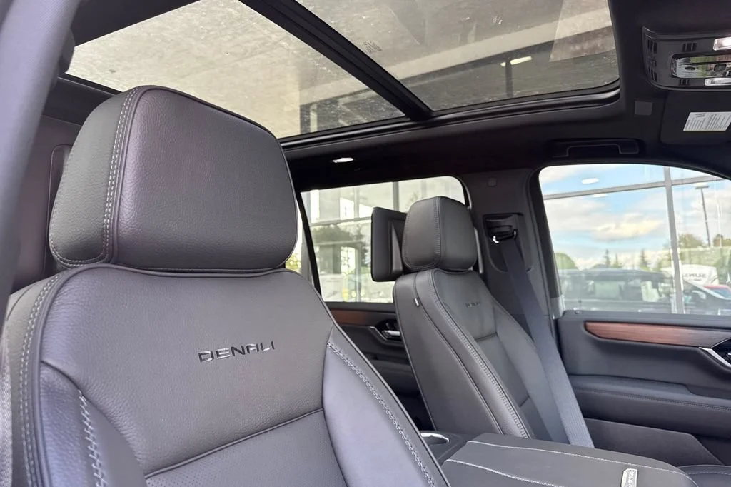 2026 GMC Yukon XL Denali - Photo 16