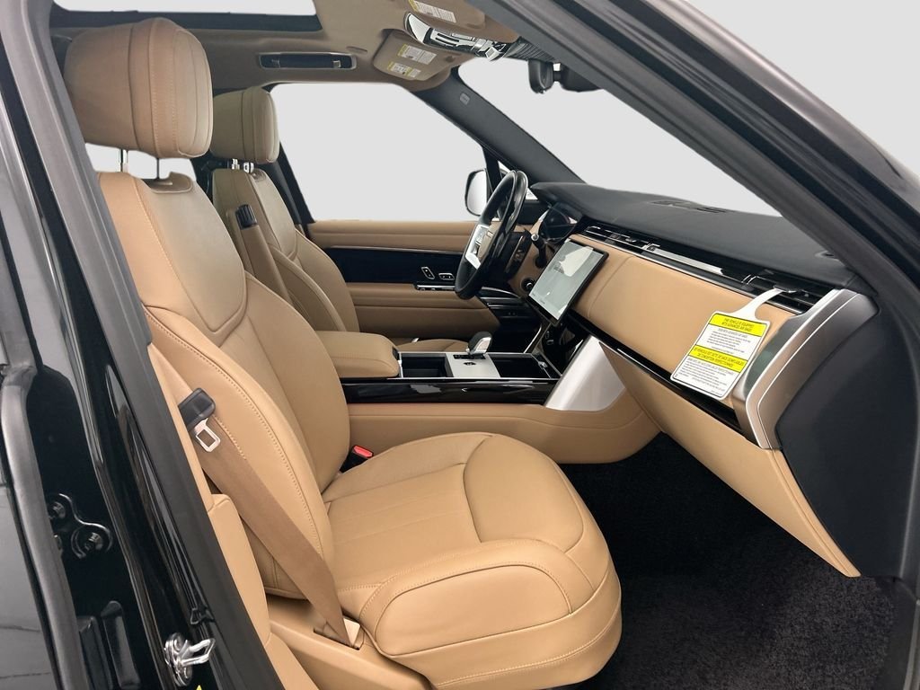 New 2026 Santorini Black Land Rover SE image 19