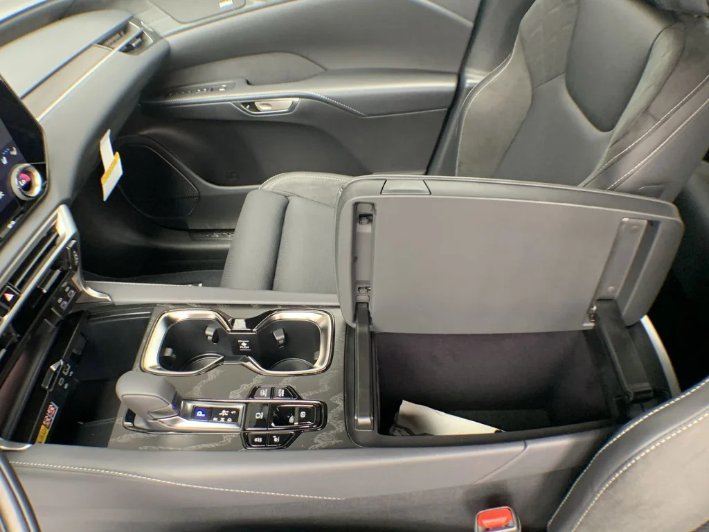 2026 Lexus RX PHEV 450h+ - Photo 21