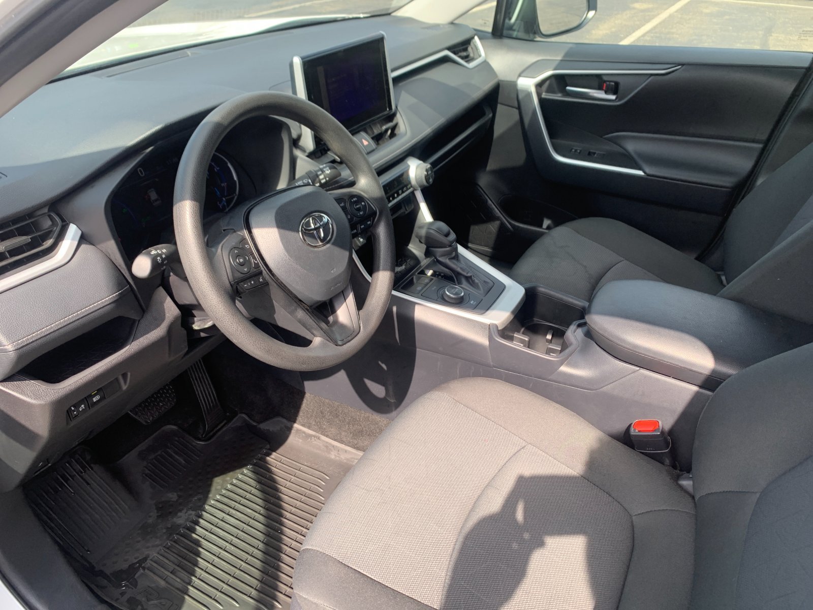 Used 2025 White Toyota XLE image 11