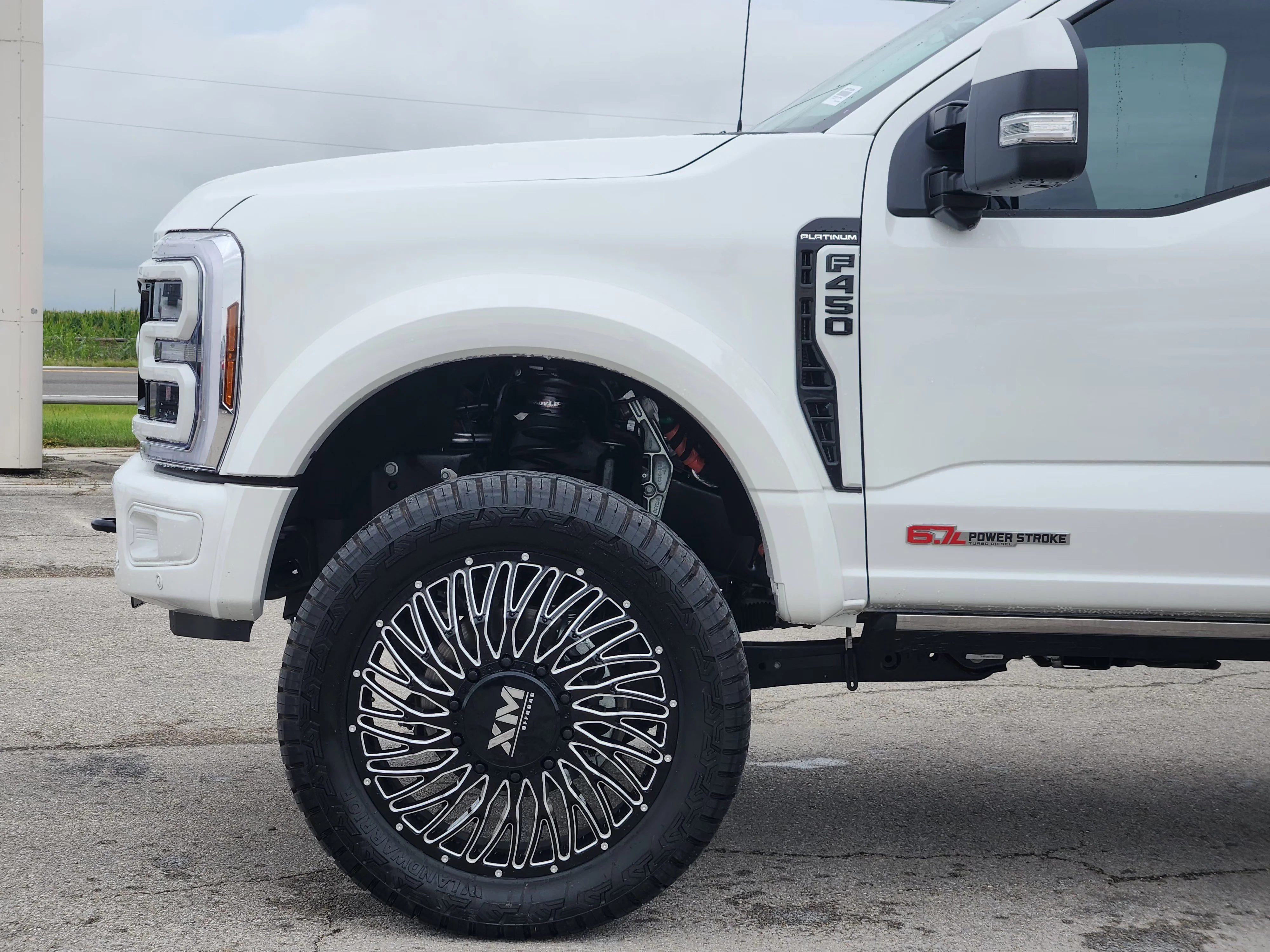 Used 2026  Ford Platinum DRW image 9