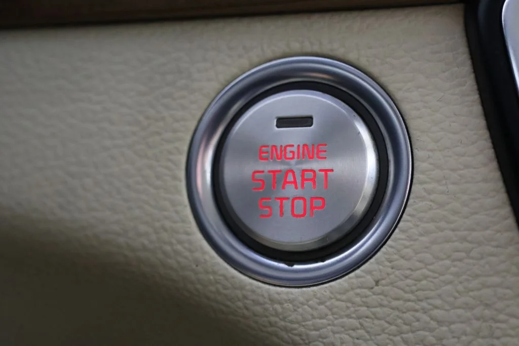 Used 2019 White Kia Technology image 17