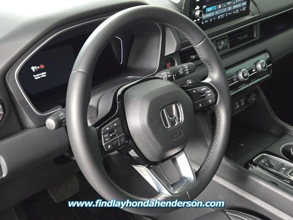Certified Used 2025 Platinum White Pearl Honda EX-L image 26