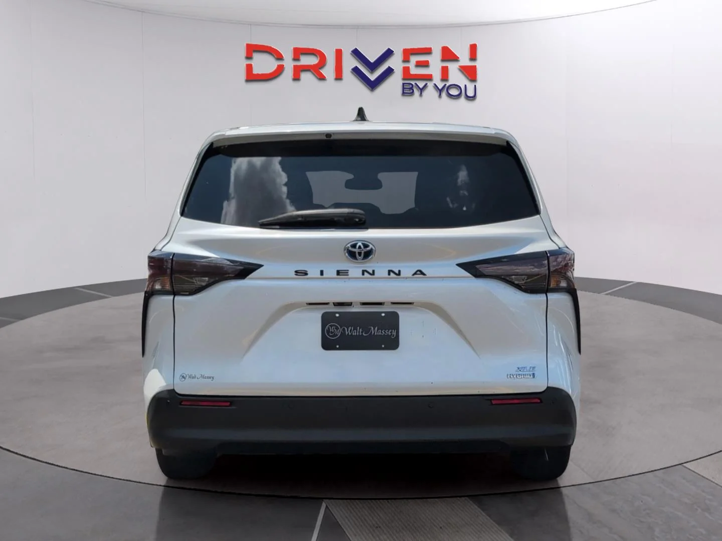 Used 2024 Windchill Pearl Toyota XLE image 4