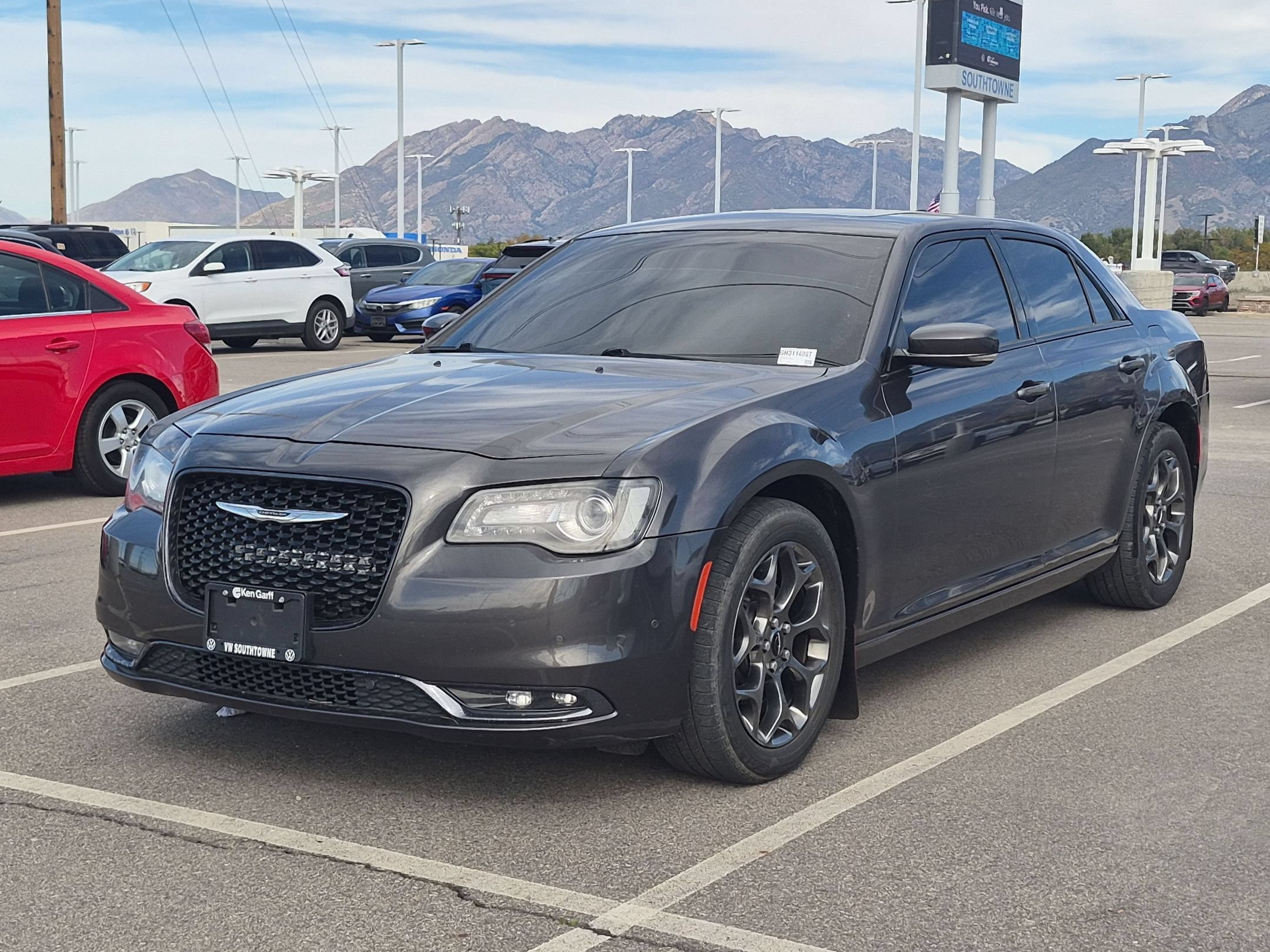 Used 2016 Granite Crystal Metallic Clearcoat Chrysler 300S image 8
