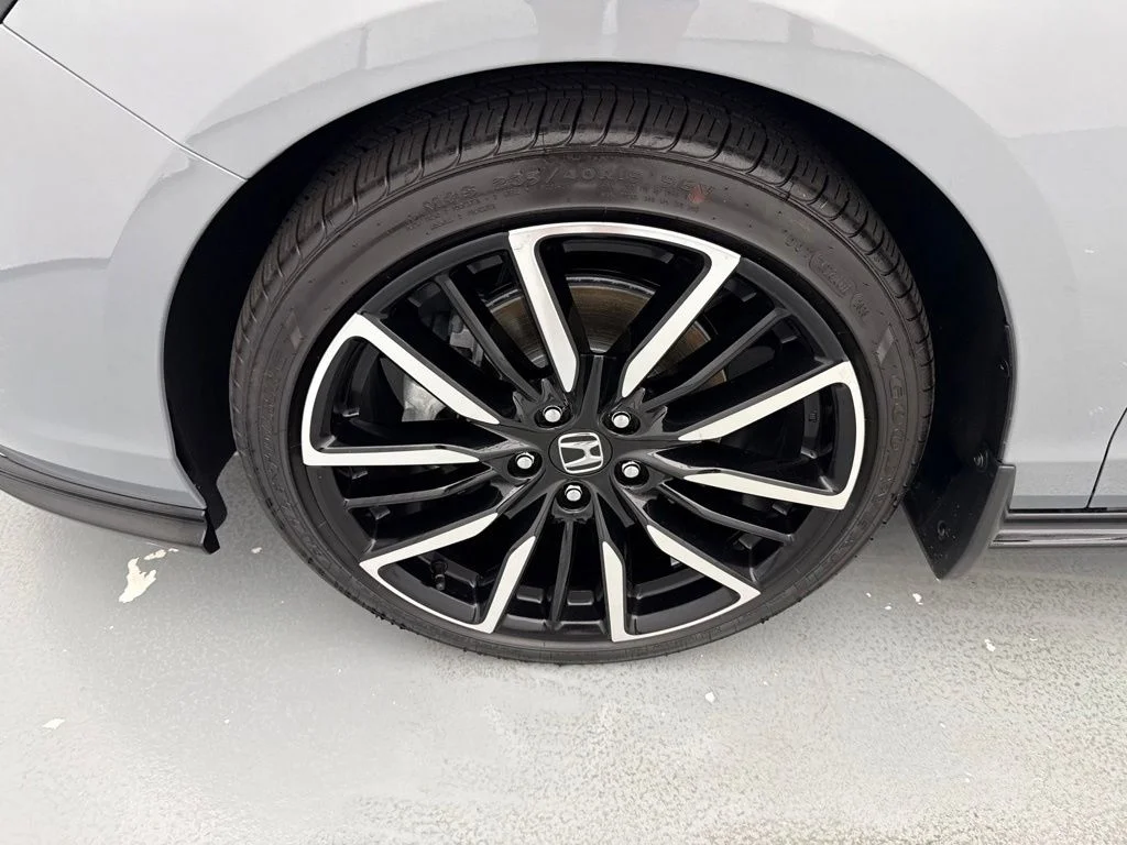 New 2026 Urban Gray Pearl Honda Touring image 4