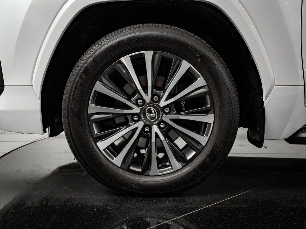 Used 2024 White Pearl Lexus 600 Premium image 13