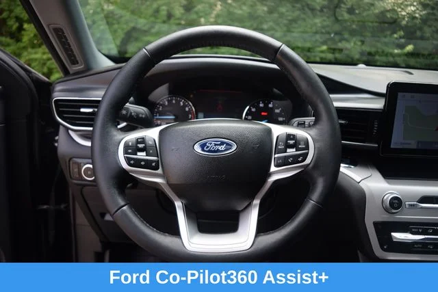 Used 2023 Black Ford XLT image 4
