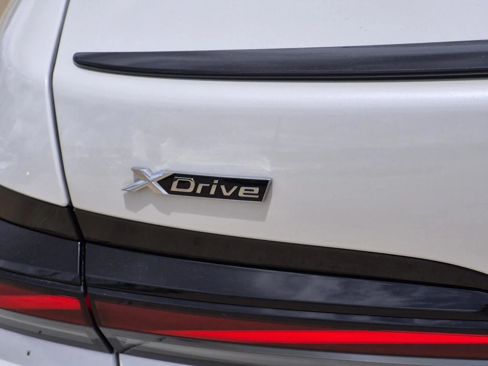 New 2026 Mineral White Metallic BMW 760i xDrive image 9