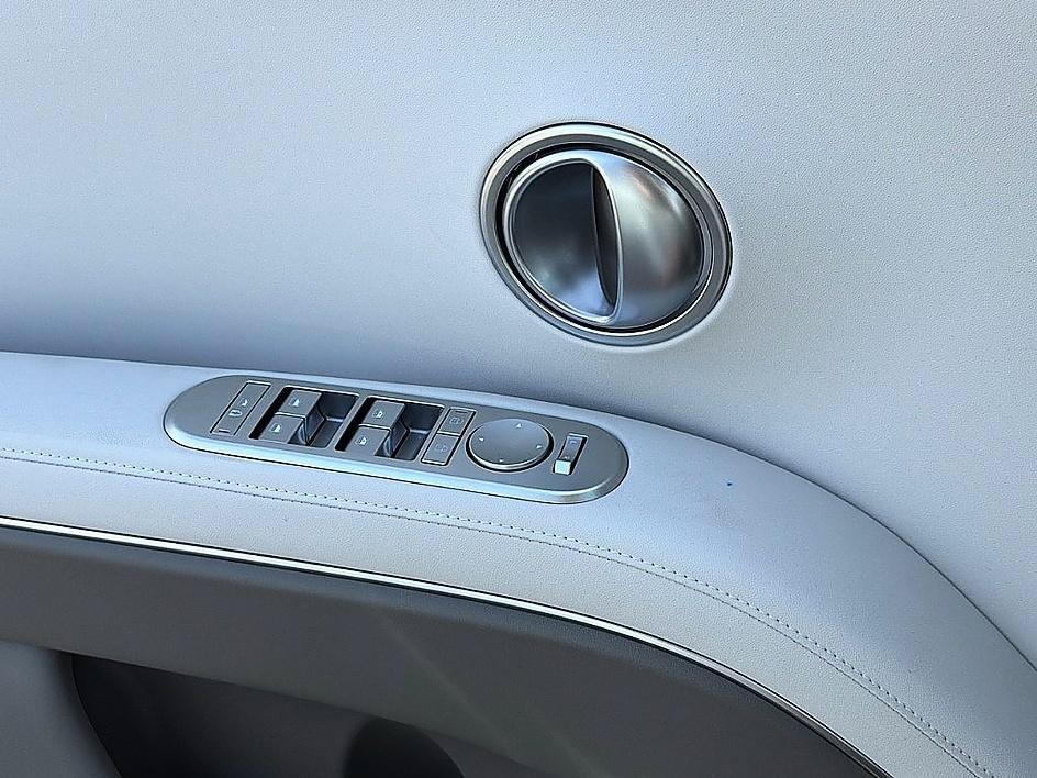 New 2026 Creamy White Pearl Hyundai SEL AWD image 32