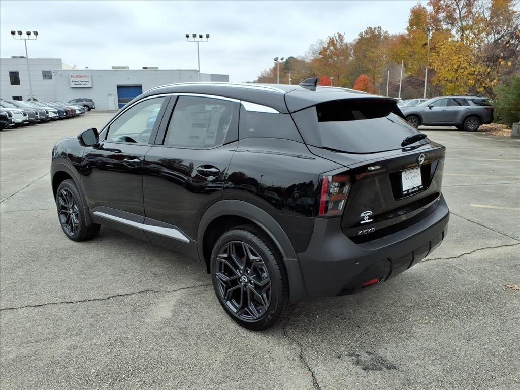 New 2026 Super Black Nissan SR image 6