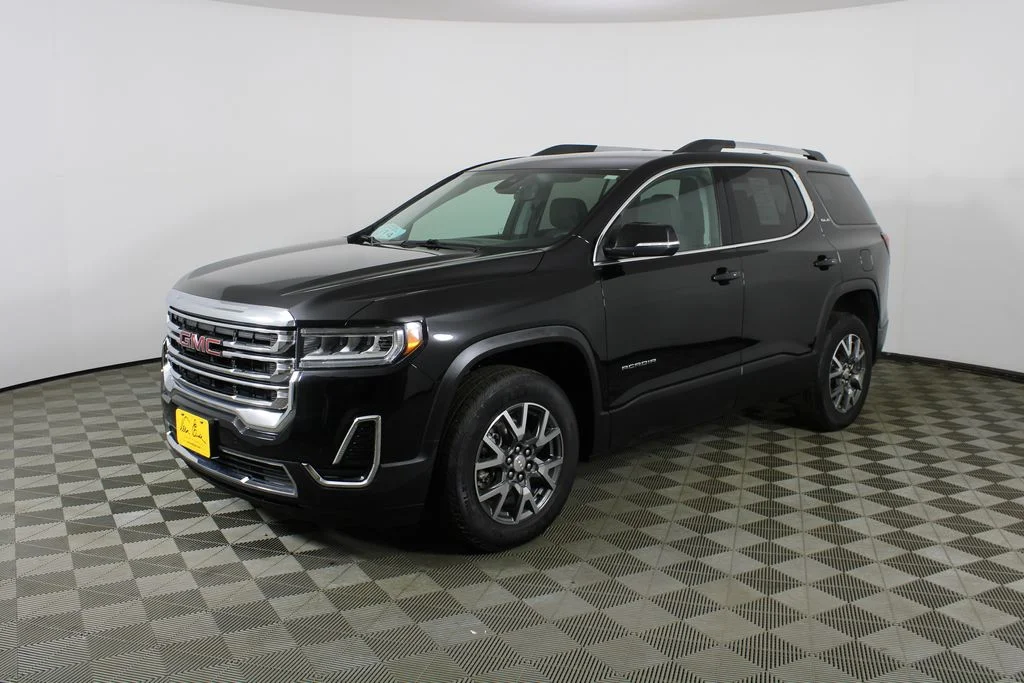 Used 2023 Black GMC SLE image 3