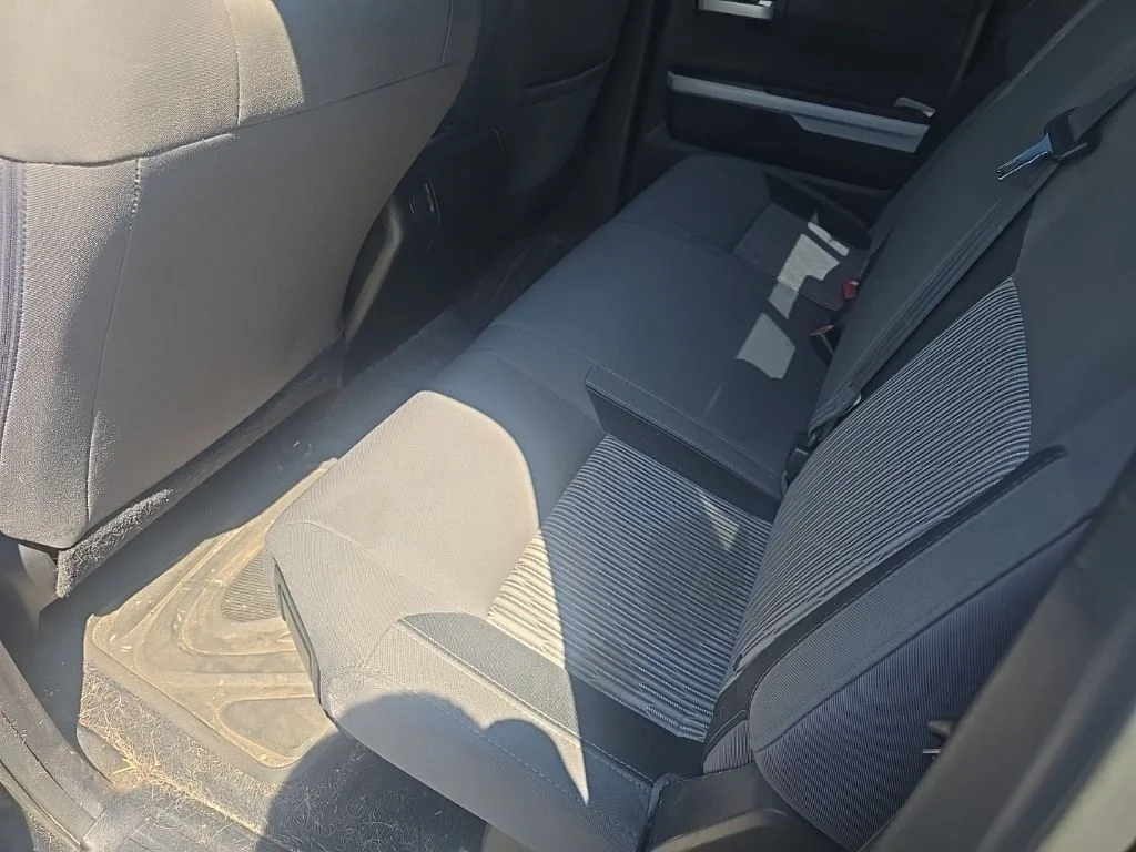 Used 2014 Black Toyota SR5 image 11