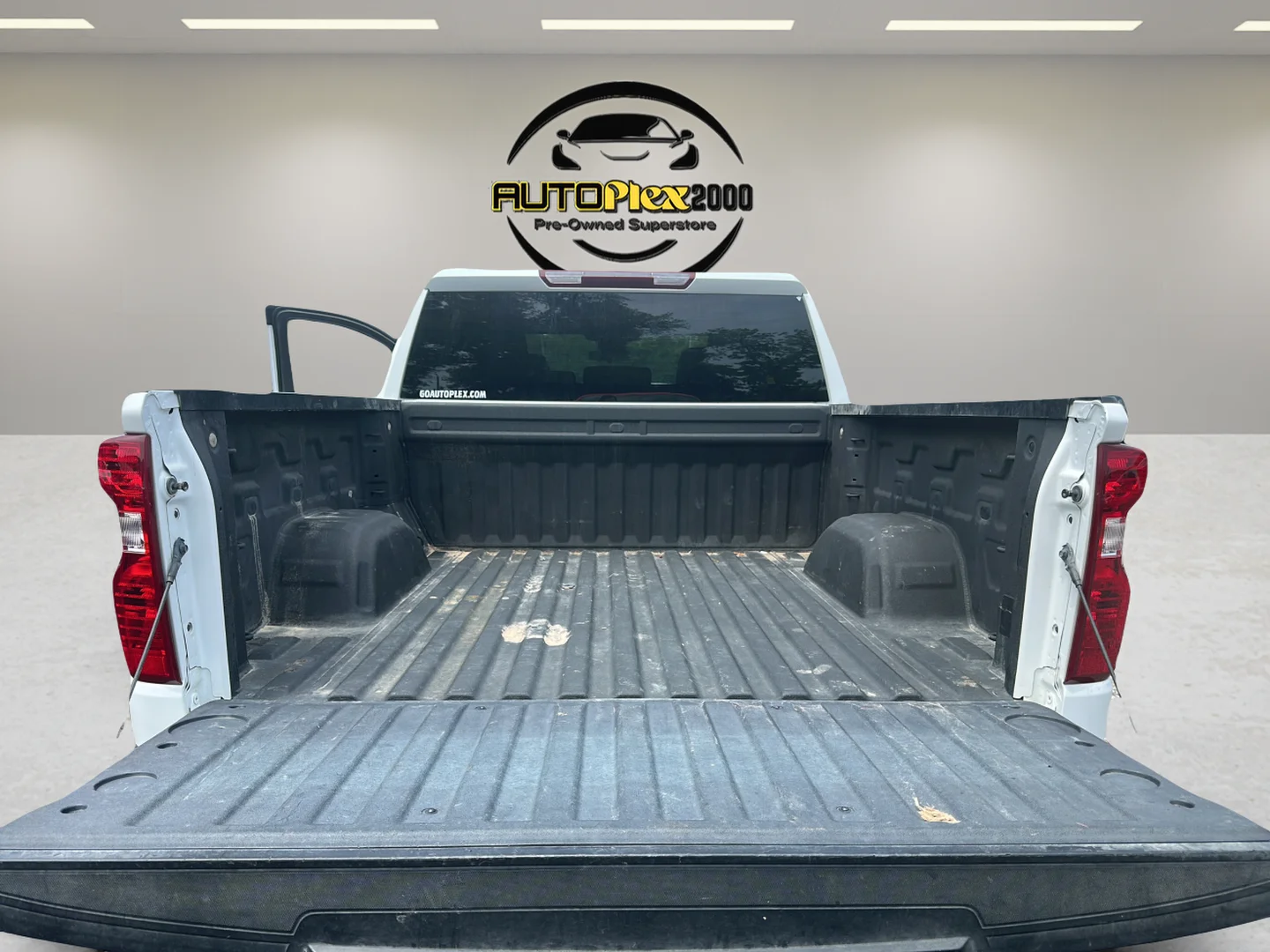 Used 2024 White Chevrolet WT image 20