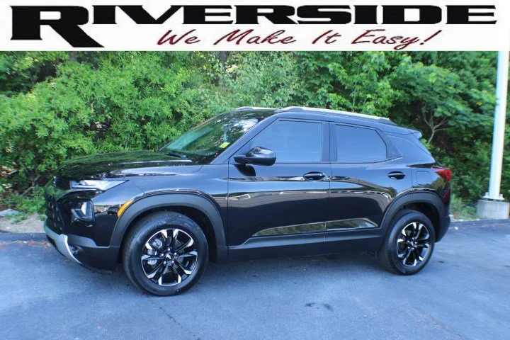 Used 2023 Mosaic Black Metallic Chevrolet LT image 4
