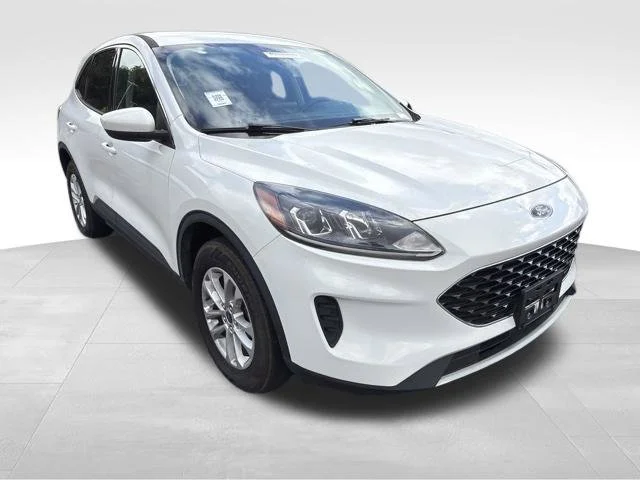 Used 2020 White Ford SE image 2