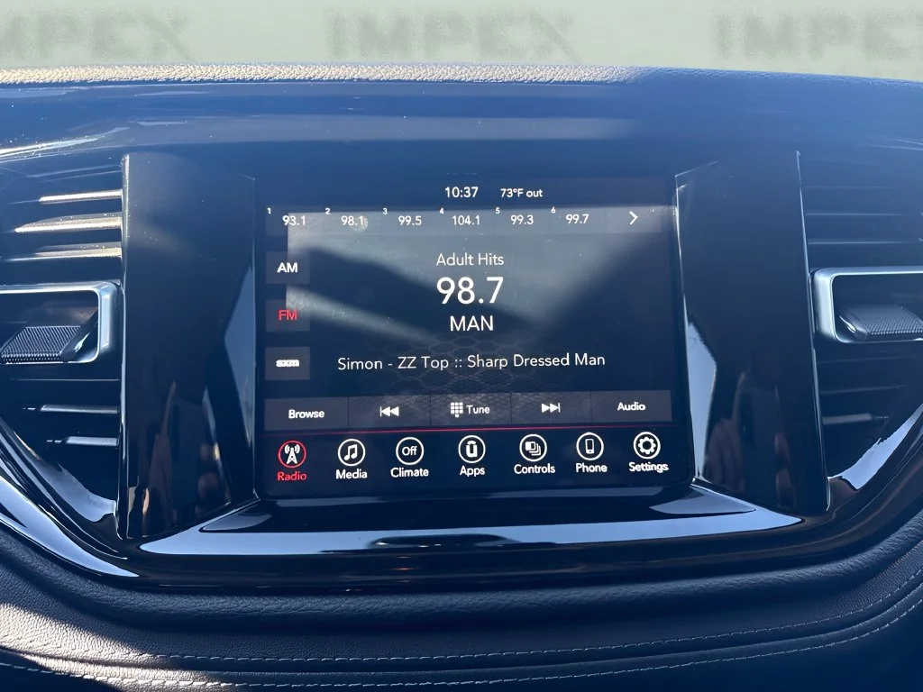 Used 2022 White Dodge SXT image 16