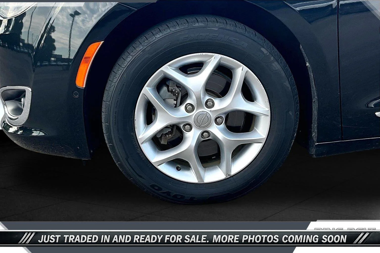 Used 2020 Brilliant Black Crystal Pearlcoat Chrysler Touring L Plus image 7