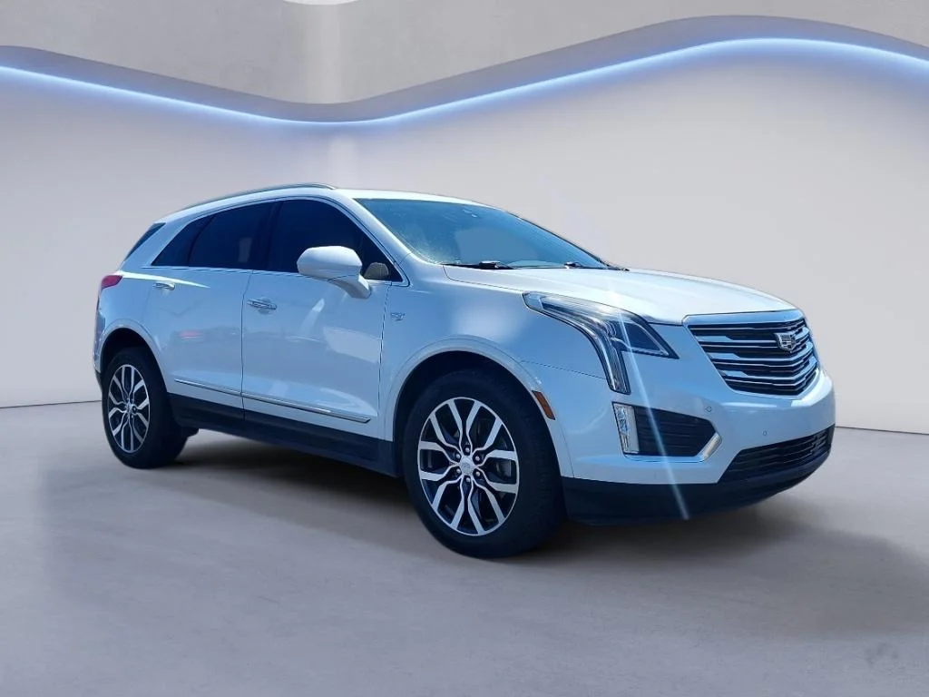 Used 2019 Crystal White Tricoat Cadillac Premium Luxury AWD image 3