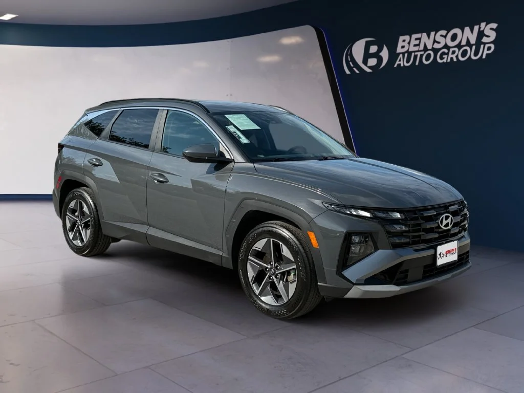 Used 2025 Gray Hyundai SEL image 7