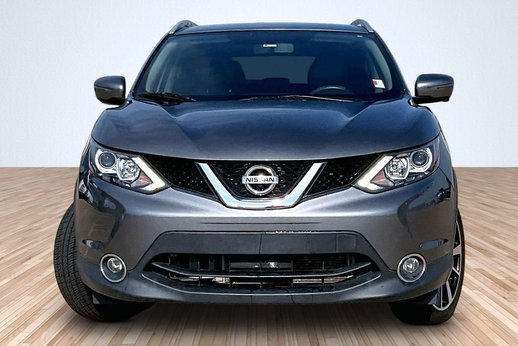 Used 2017 Gray Nissan SL image 3