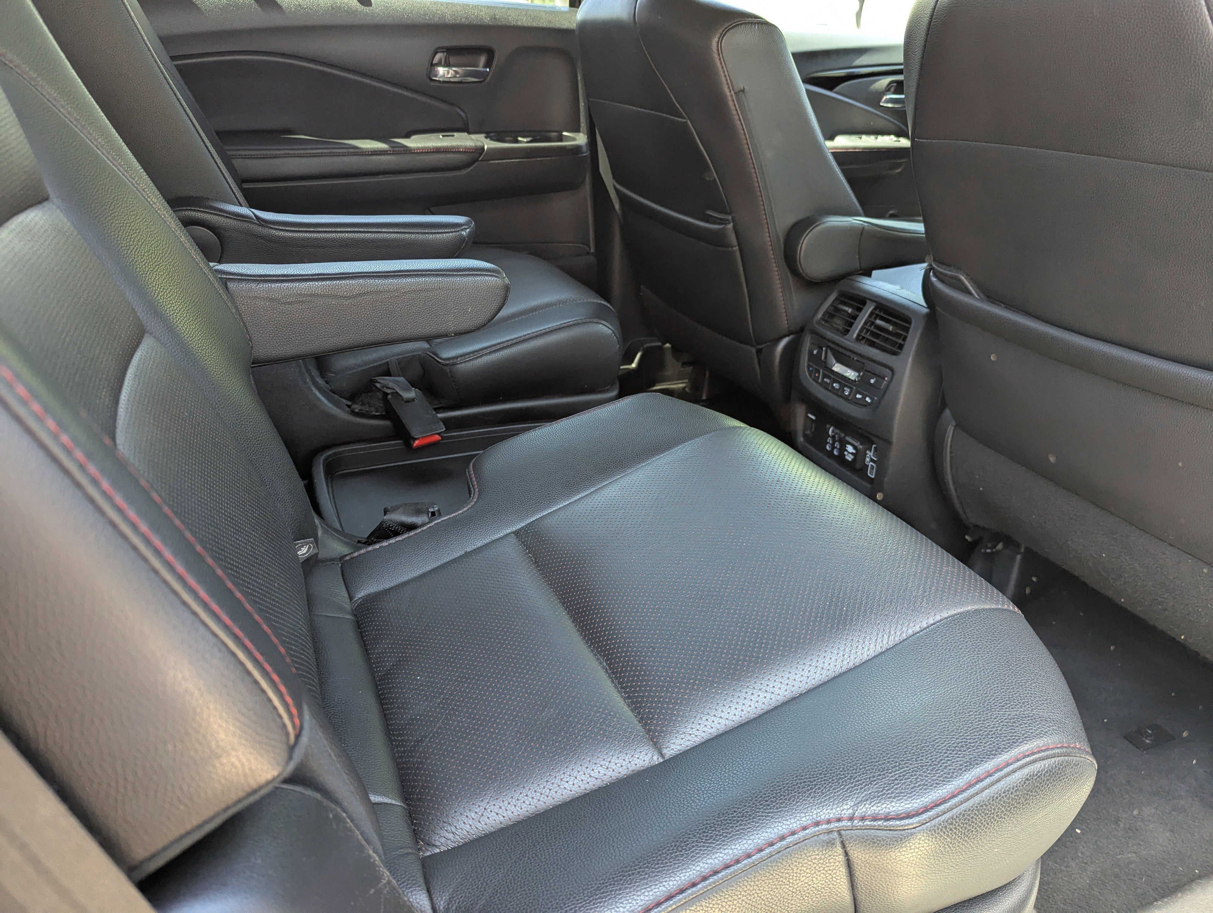 Used 2022 Crystal Black Pearl Honda Black Edition image 11