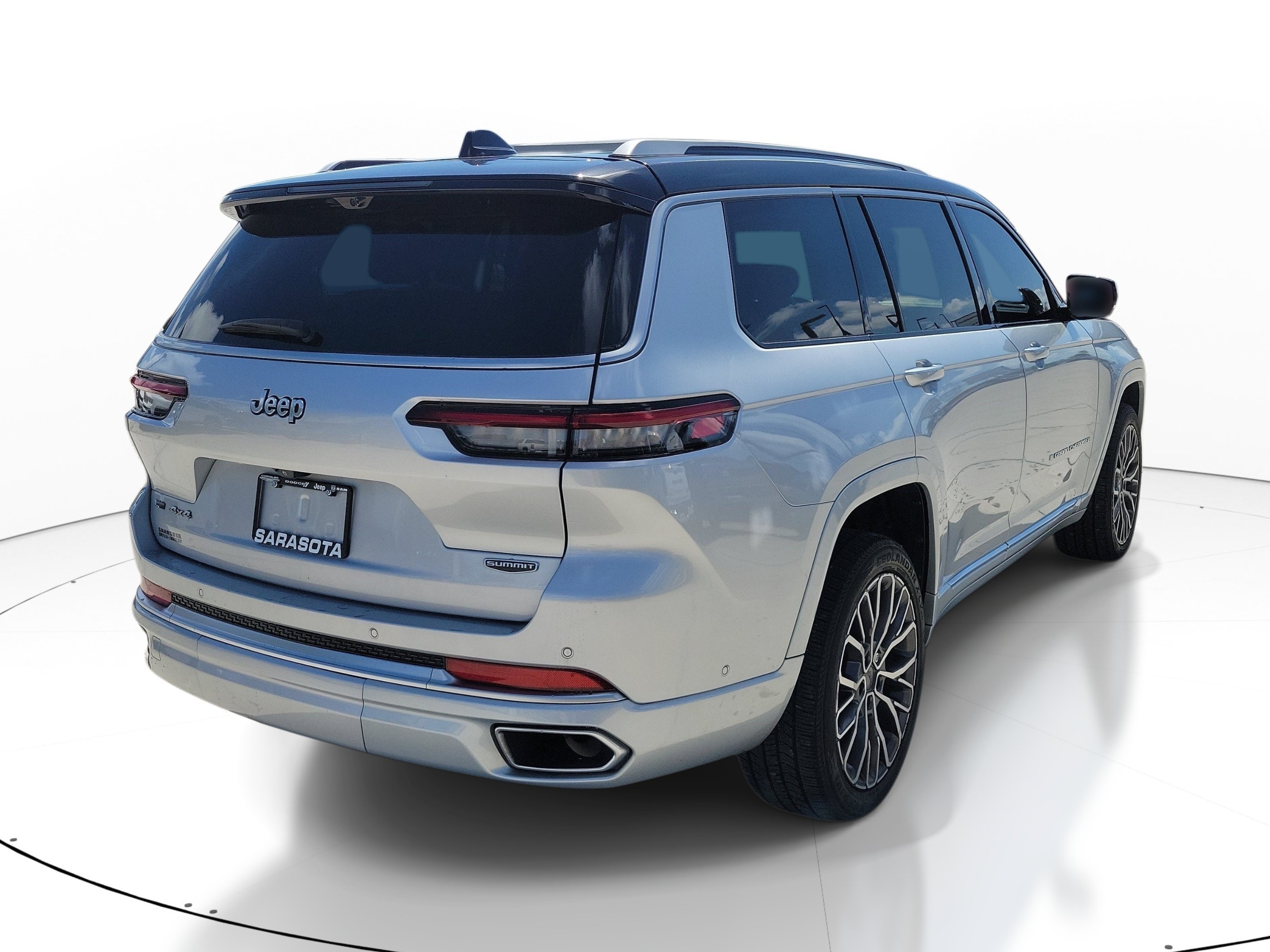 Used 2022 Silver Zynith Jeep Summit Reserve image 6