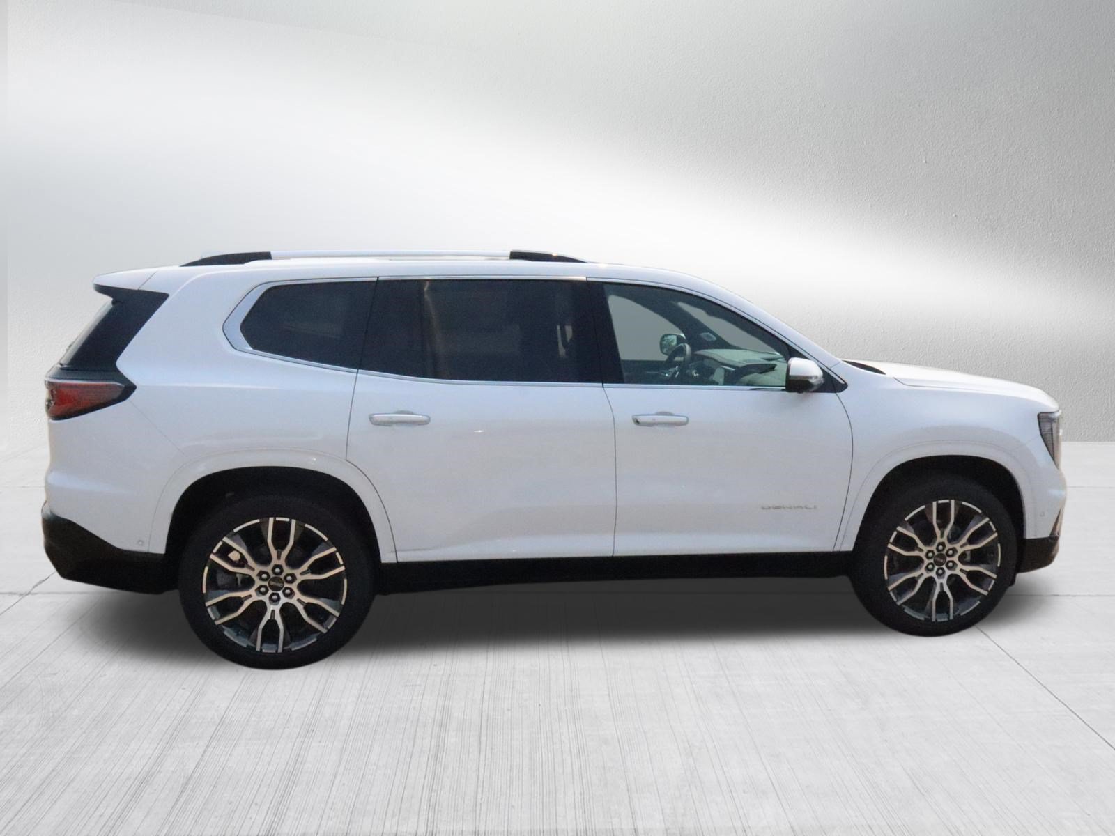 2026 GMC Acadia Denali Ultimate - Photo 8
