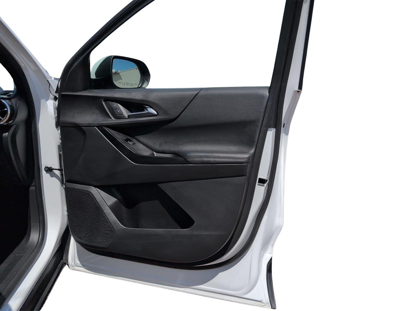 Used 2025 Summit White Chevrolet LT image 17