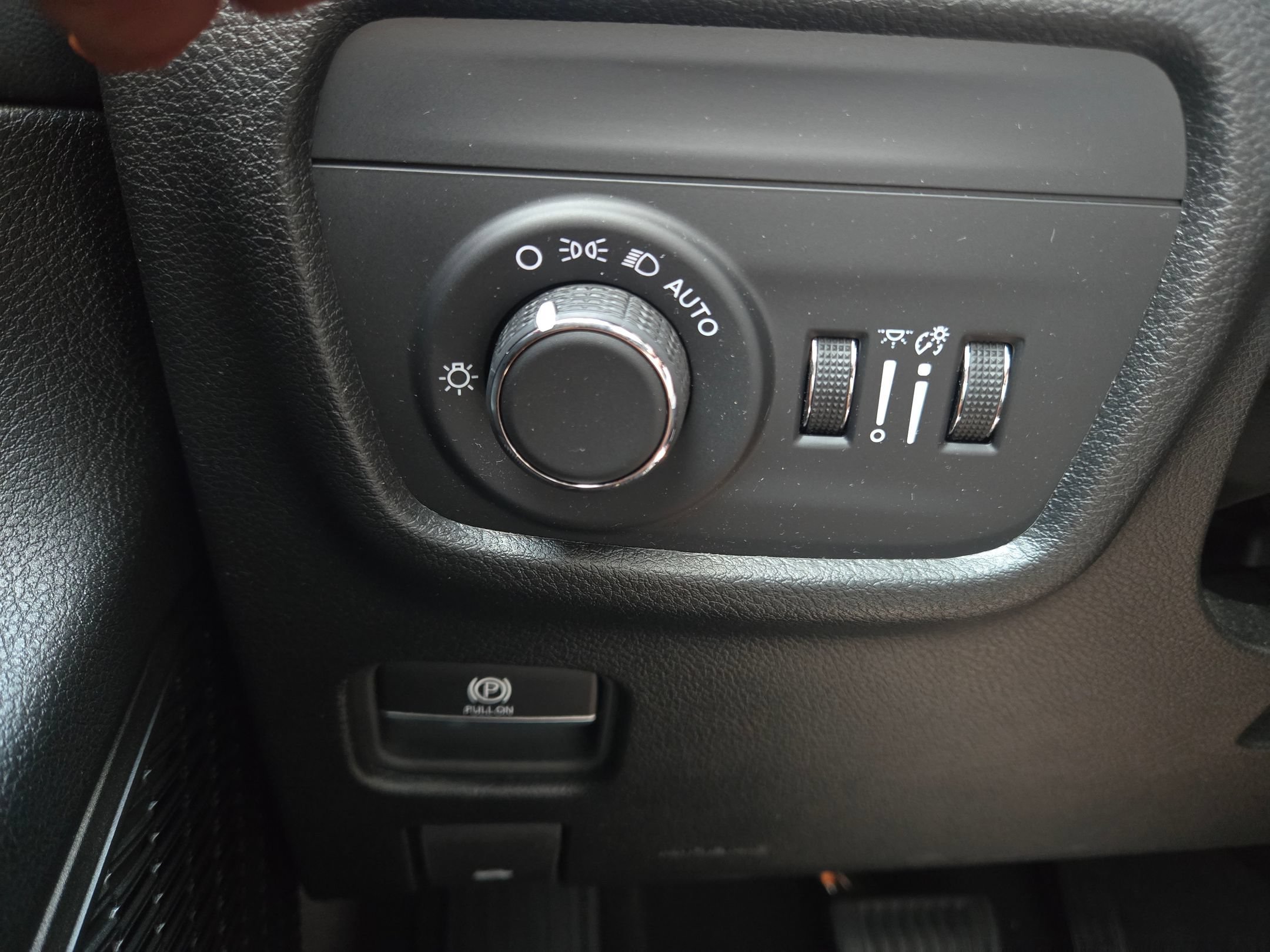 Used 2025 Silver Zynith Jeep Altitude X image 23