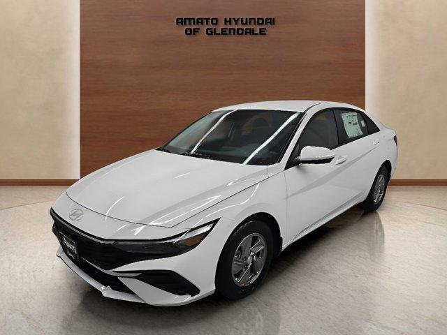 New 2026 White Hyundai SE image 1