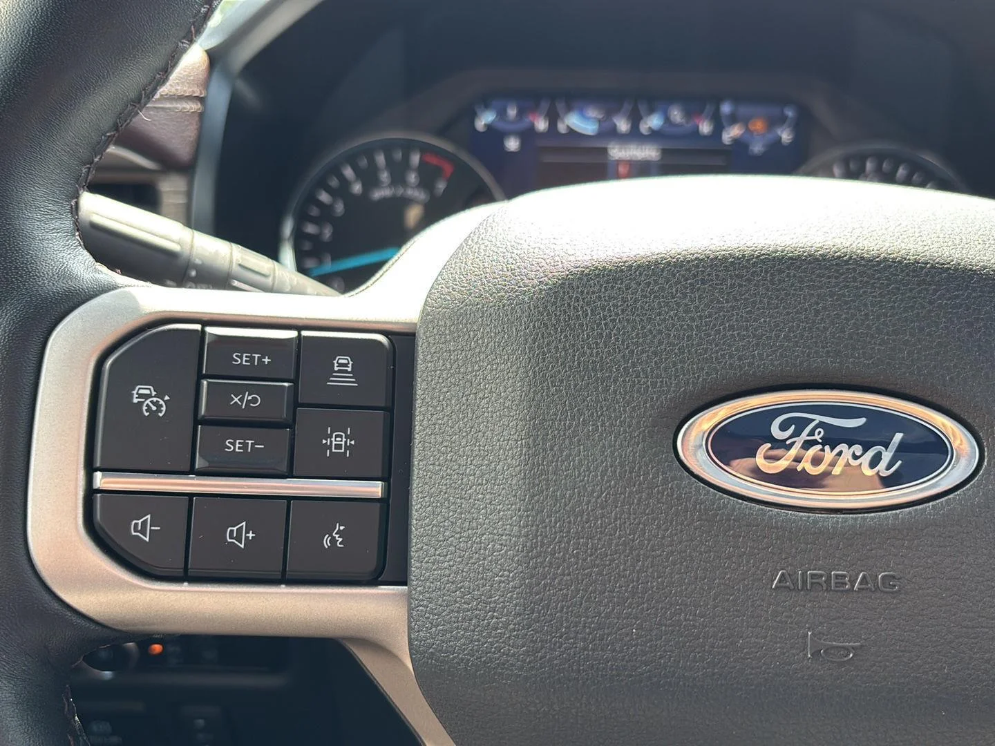 Used 2023 Star White Ford Limited image 18